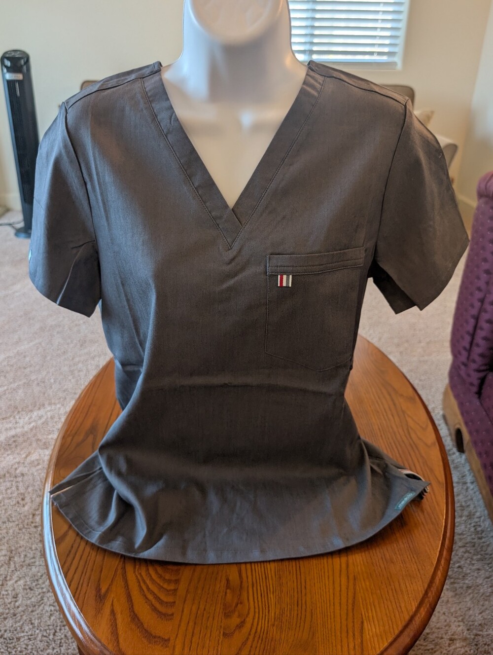 Women's V-Neck Scrub Top in Charcoal, Size S - NEW